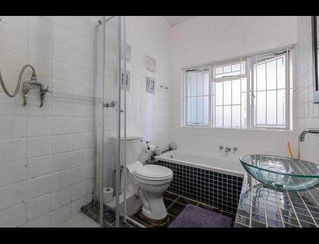 2 BEDROOM APARTMENT RENTED IN SEA POINT